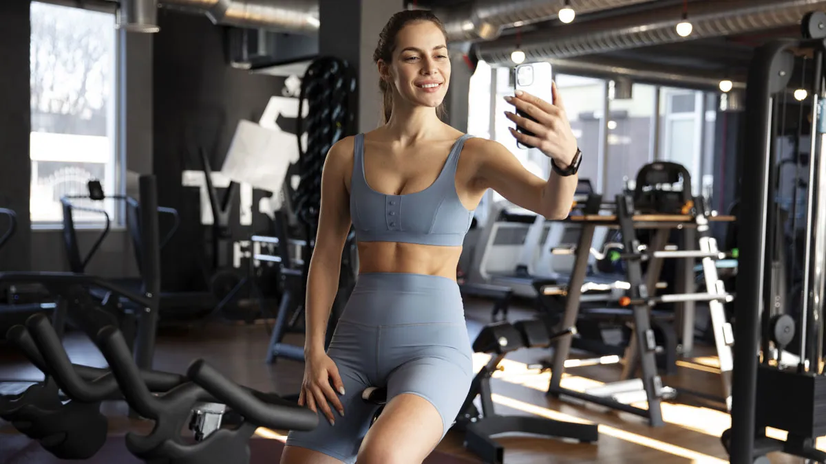 Frustrated Guy Snitches To Gym Staff After Woman Won't Stop Filming