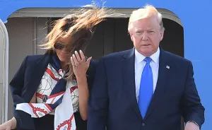 Melania Trump’s Perfectly Polished Appearance Slips As The Wind Uncovers A Hidden Secret