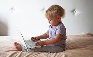 Freelance Designer Watches Her $2K Laptop Nearly Ruined By 5YO Cousin, Kicks Him And His Mom Out