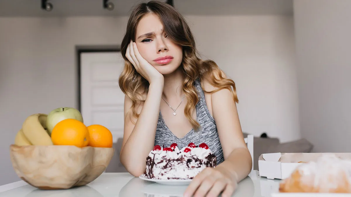 Husband Buys Cake For Wife, Returns Home To Find That She Threw It Away As Nobody “Needed” It