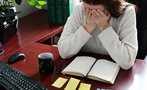40 Wild Coworkers That Brought Infamy To People’s Workplaces