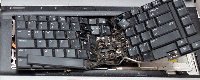 40 Wild Coworkers That Brought Infamy To People’s Workplaces