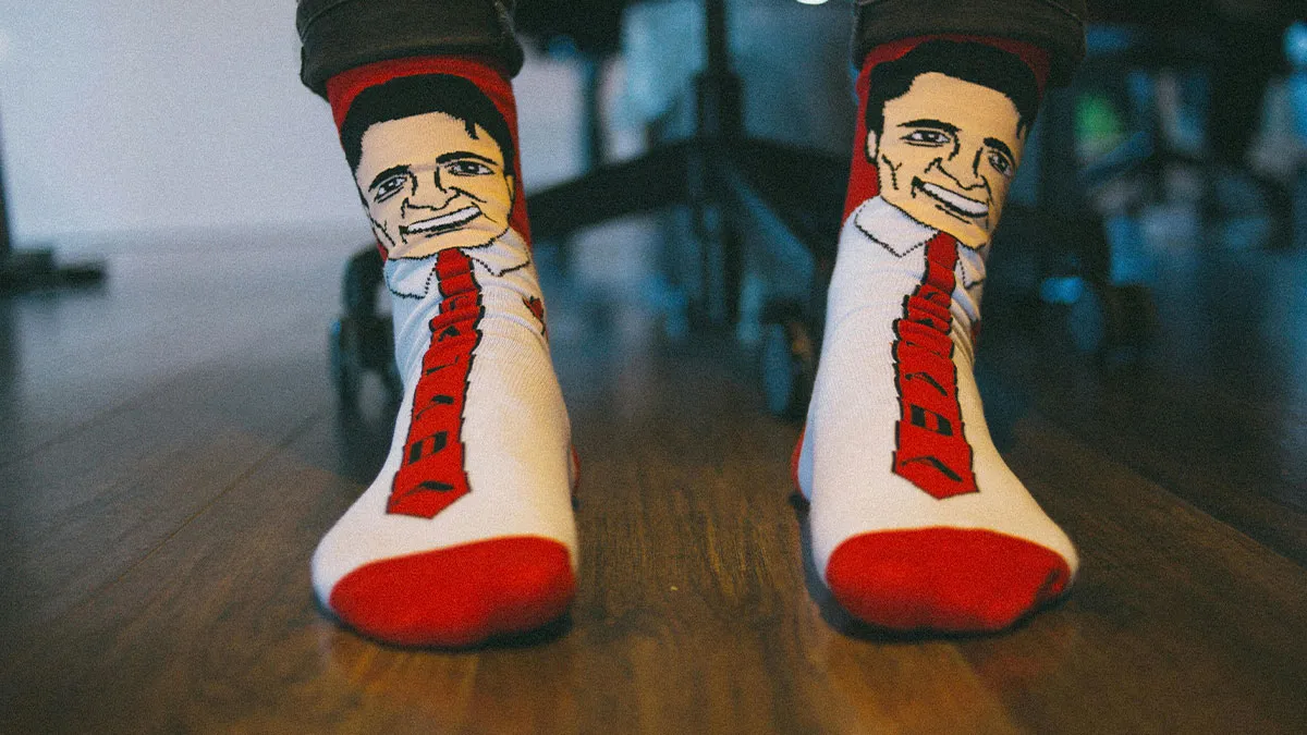 BF Mad About GF Wearing Creative Socks In Front Of His Parents, Gets Rid Of 30 Pairs
