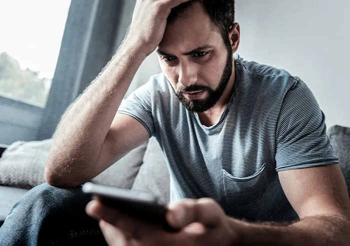 48 Things People Saw On Another Person’s Phone That They’ll Never Unsee