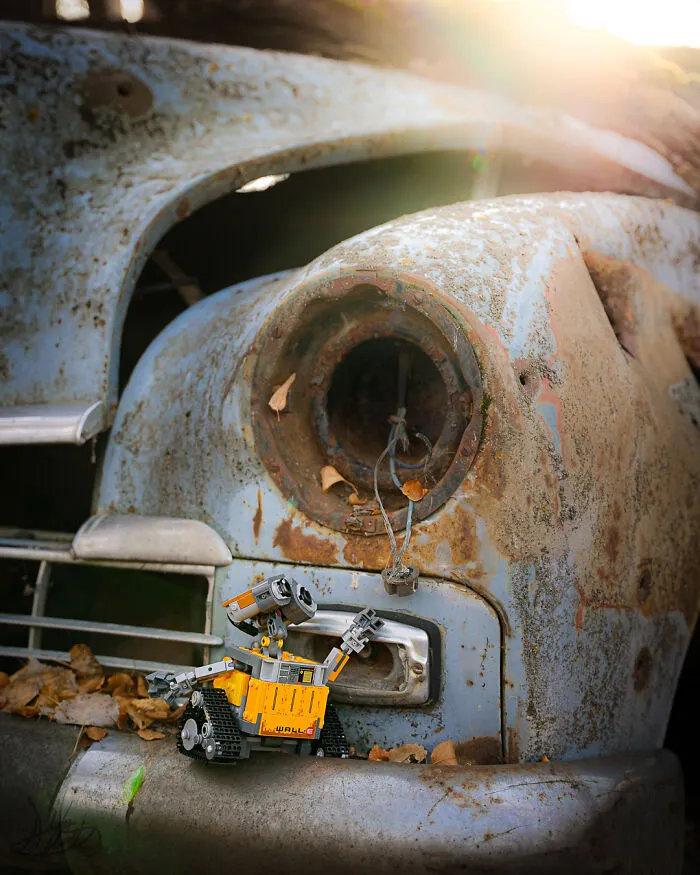 He Uses Backyards And Landscapes To Turn LEGO Models Into Cinematic Worlds (34 Pics)