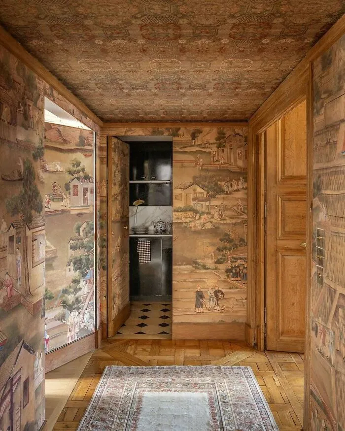 17th-Century Riverine Flat In Paris