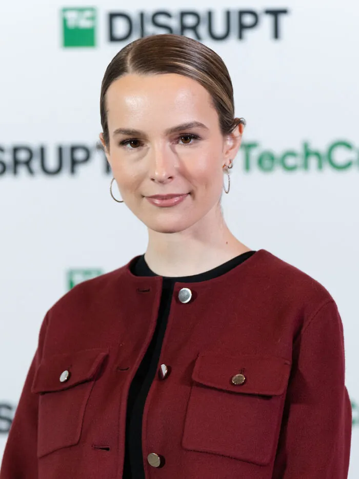 Bridgit Mendler