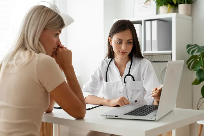 21 Médicos comparten historias sobre sus pacientes antivacunas