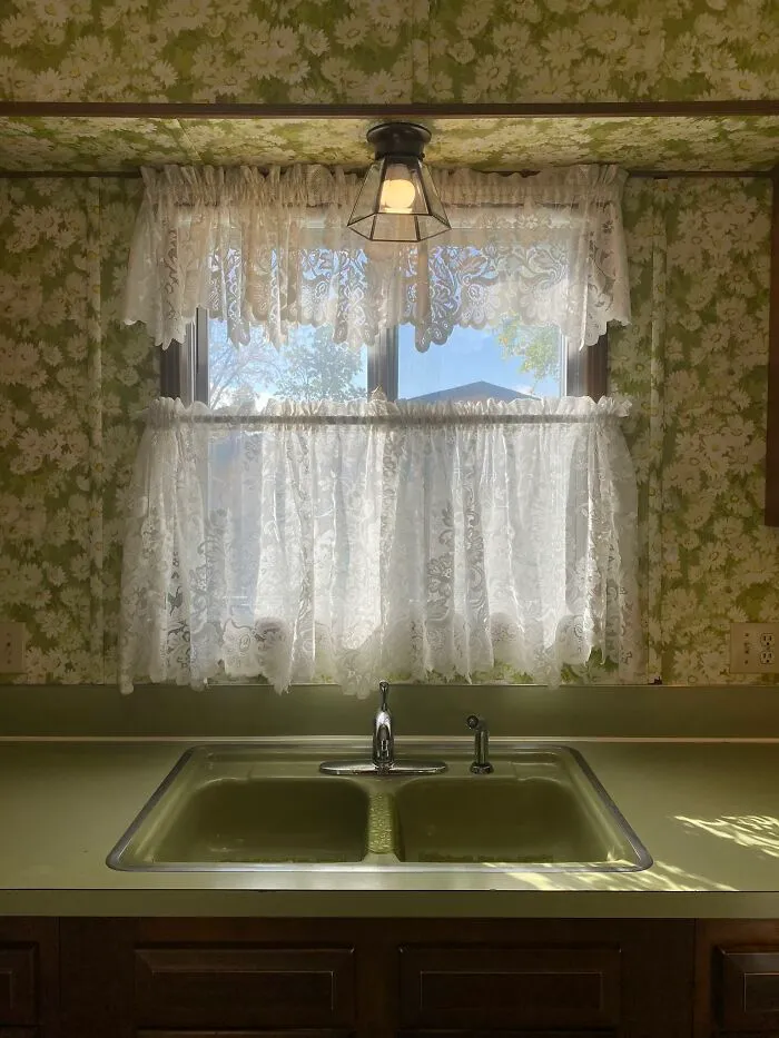 This FB Page Is Dedicated To Liminal Photography, And Here Are 79 Of The Most Eerie Photos