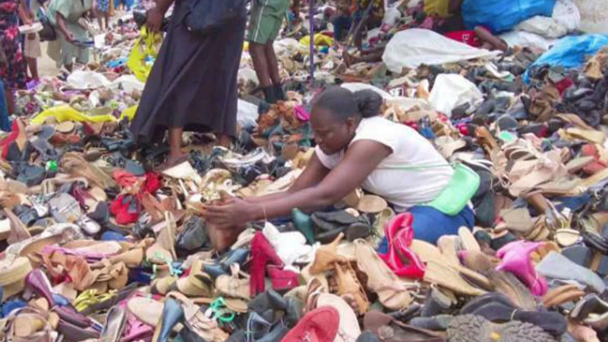 “Keep The Peasant Class Distracted”: 80 Brutal Reminders Of How Bad Consumerism Has Gotten (New Pics)