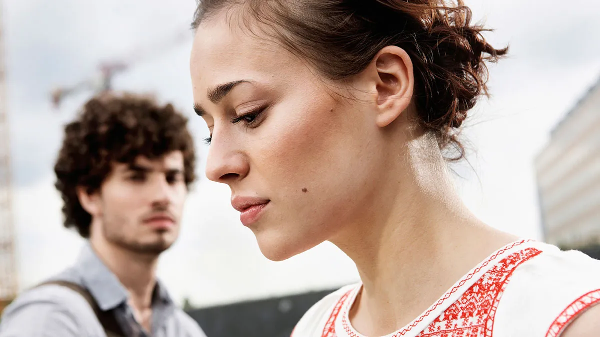 Woman Realizes How Controlling Her BF Is After He Allows Her To Go To A Friend’s Wedding