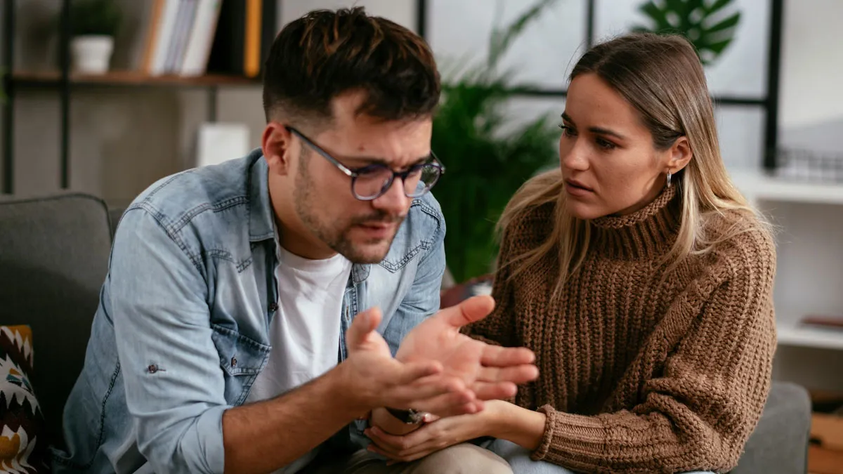 “Relationship Isn’t Progressing”: Man Wants To Move In With GF But On His Terms Only