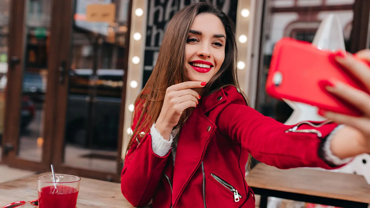 "Selfishness And Vanity Are Positive Qualities": Guy Breaks Up With GF Who's Obsessed With Social Media