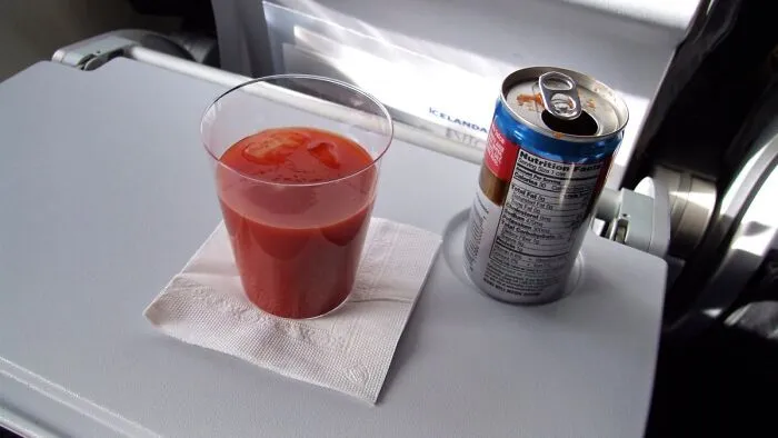 “Saved Me On An 8 Hour Flight”: 36 Genius Plane Hacks From People Who Basically Live In The Sky