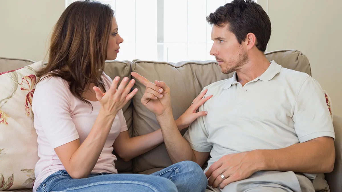 “You Went Overboard”: Netizens Slam Guy For Insulting GF After Argument Over Blue Cheese Dip