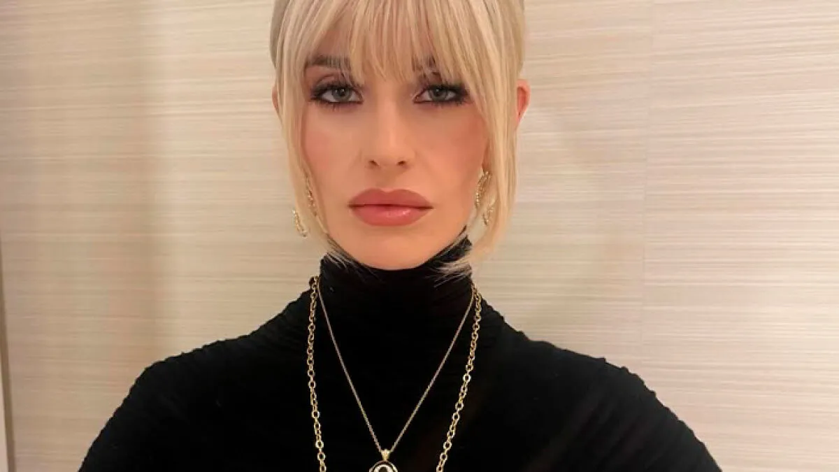 “I Hope To God This Is Photoshopped": Photo Of Kelly Osbourne's Hand Sparks Fan Concern