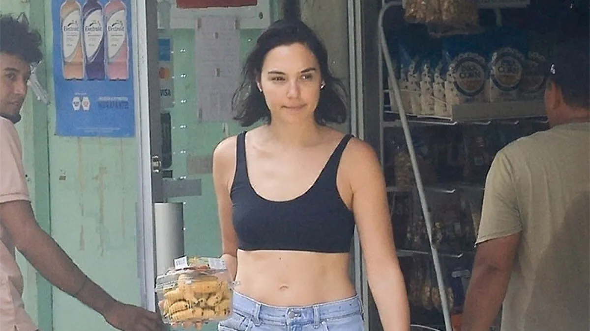 Gal Gadot’s Fans Back Actress After Harsh Criticism Of Her Appearance In New Photos