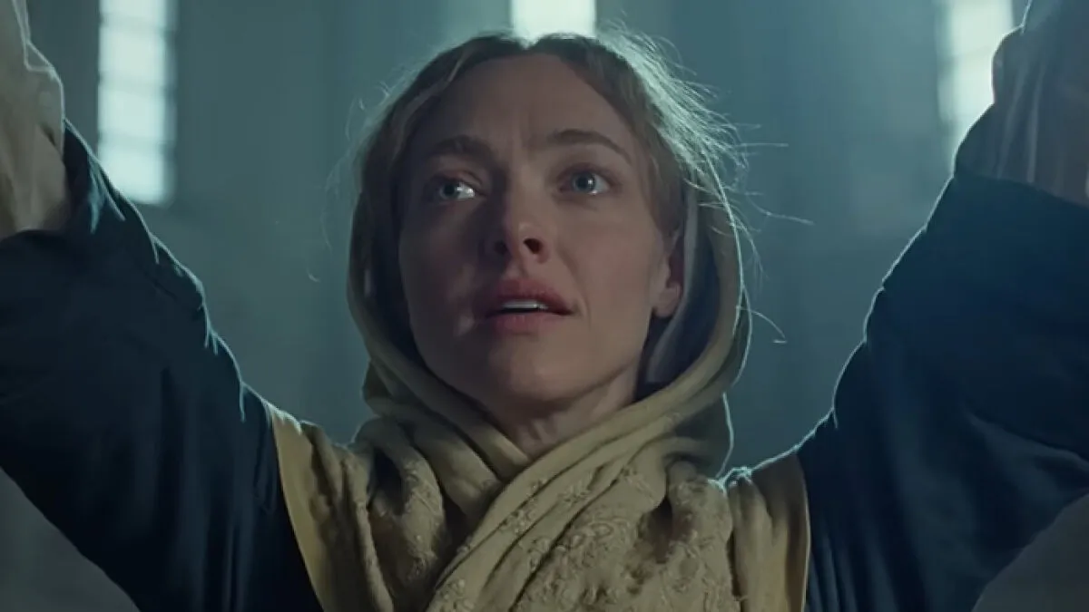 Amanda Seyfried Reveals Details Of The Bizarre Prosthetic She Wore For Graphic Scene In Recent Film