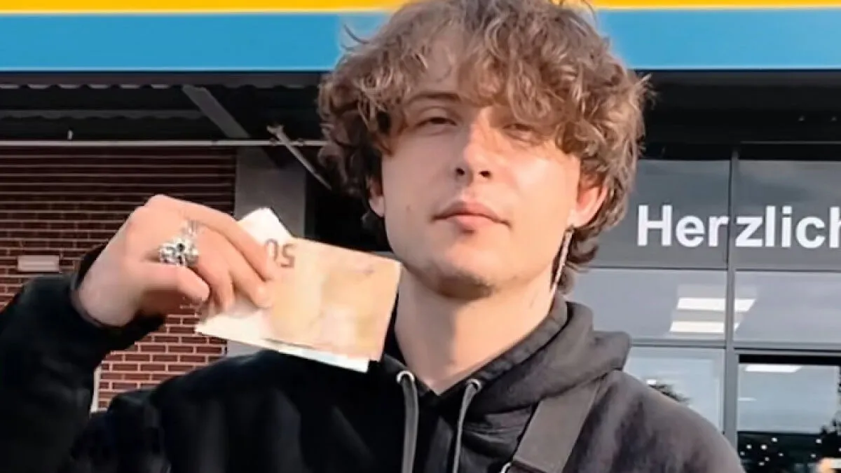 Germany's "Hottest" Unemployed Man Sparks Outrage Teaching People How To Live Off Welfare