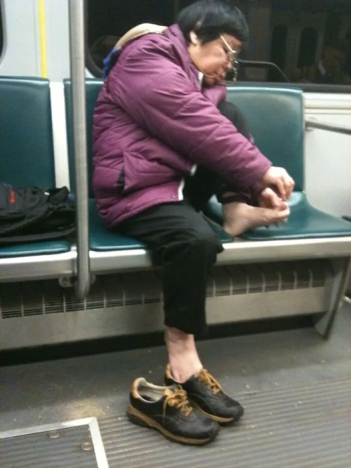 “I Was Speechless”: 75 People Share The Most Unhinged Things They Have Ever Seen On The Subway