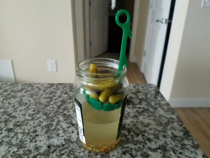 This Pickle Jar Has A Tool For Lifting The Pickles To The Top