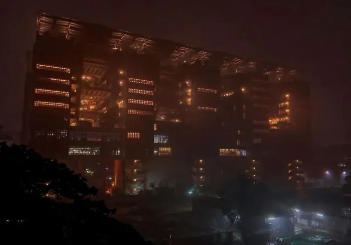 Bangladesh. Esta foto de Brac Uni tiene un aspecto bastante ciberpunk/distópico.