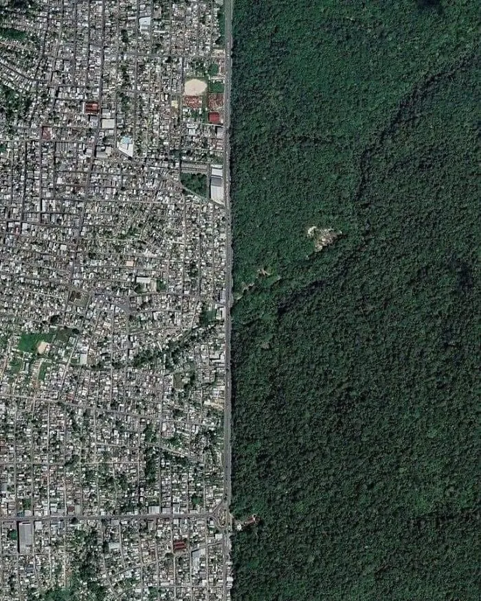 También en Brasil: Límite de la ciudad de Manaos y la selva amazónica