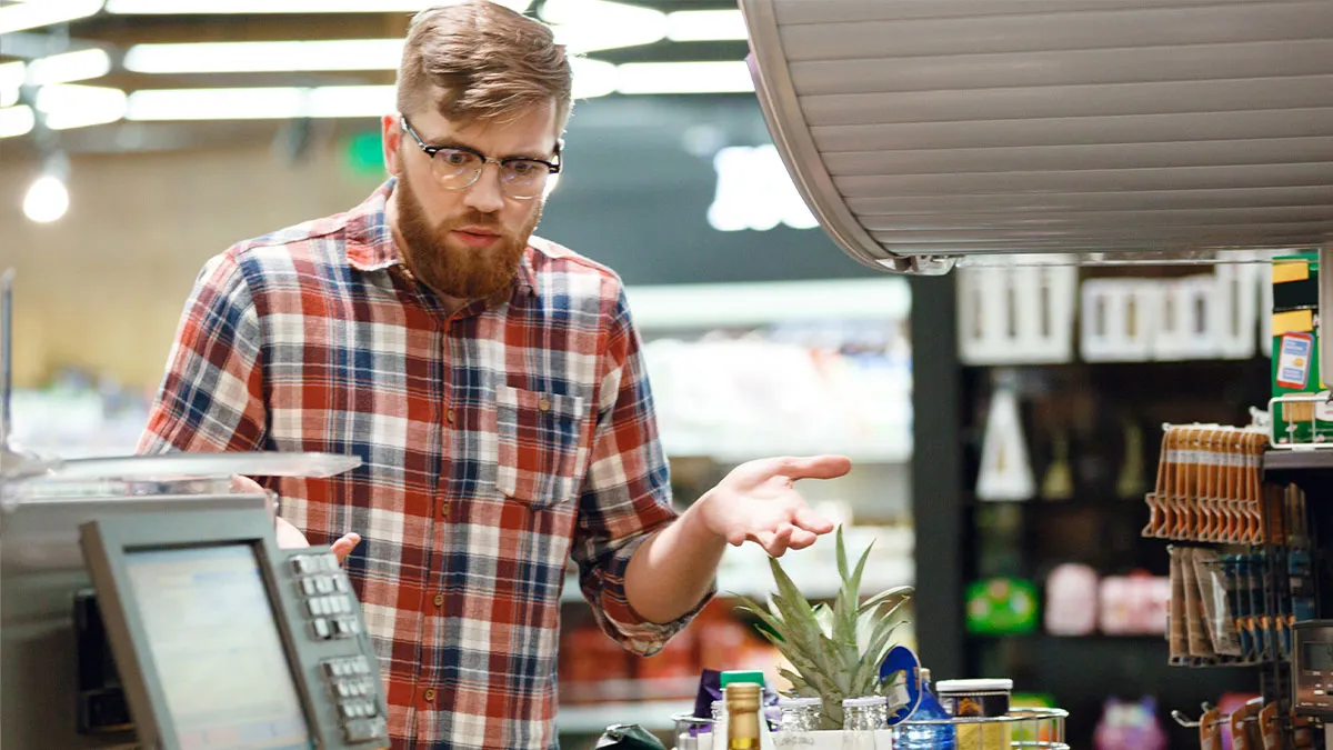 “Cool. I Hear You”: Cashier Complies With Manager’s Rules, Refuses To Bend Them Even When He Begs