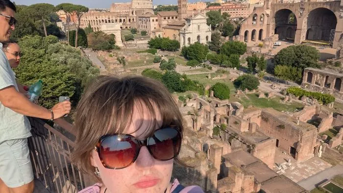 44 Hilariously Spot-On Selfies That Might Send Facebook Moms Into A Rage