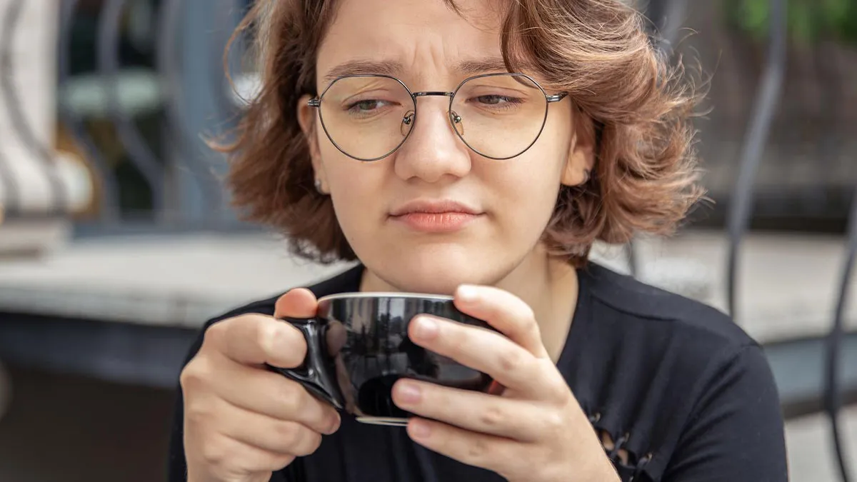 Friend Ruins Woman’s $500 Yixing Teapot Making Tea, Gets Upset When Asked To Buy A New One For $500