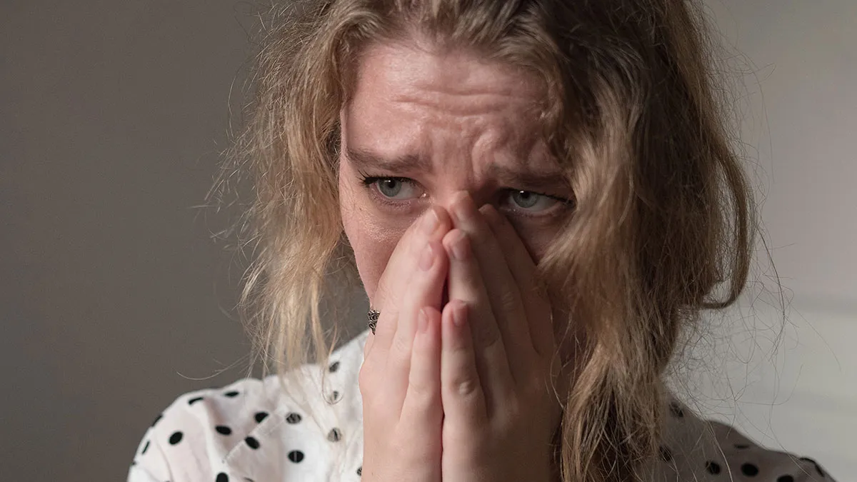 Guy Baffled After Discovering GF Quit Her Job Half A Year Ago, But Pretended She Still Had It
