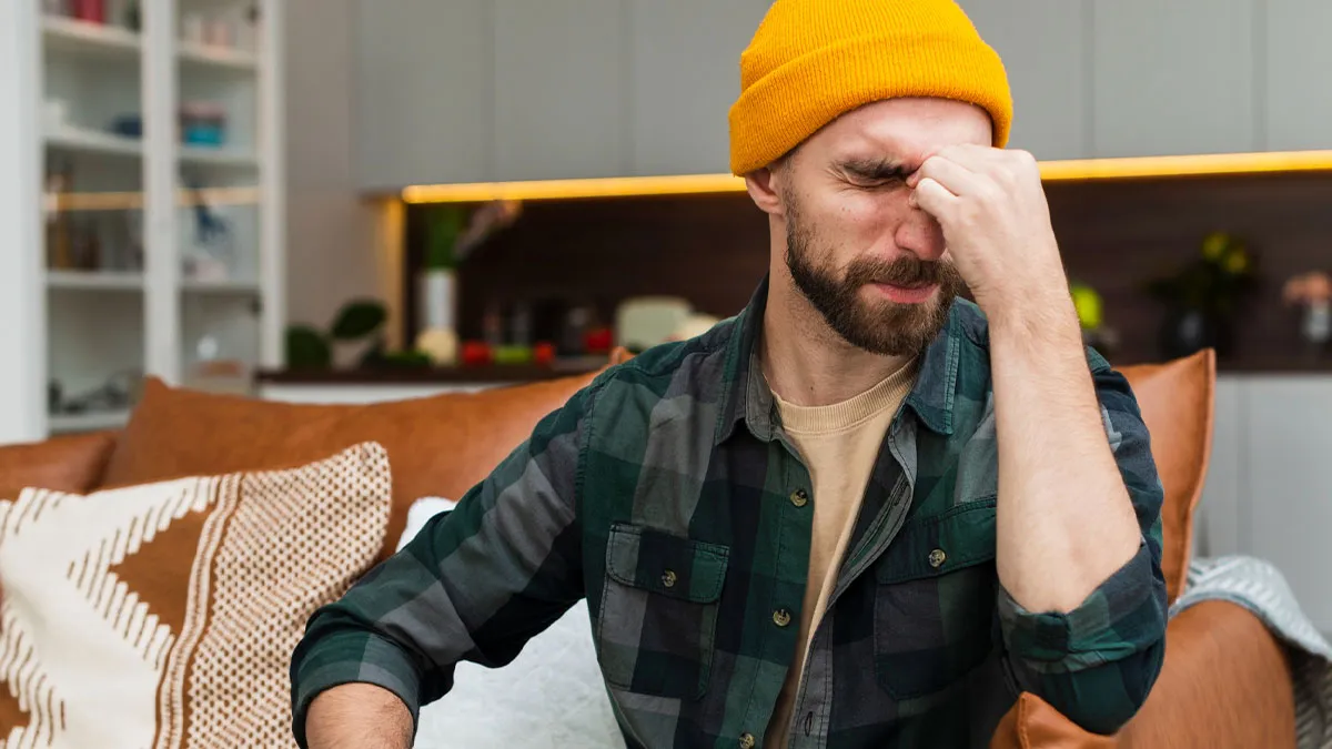 Woman Keeps Mocking Bestie’s BF For Being An Electrician, Left Speechless As He Finally Claps Back