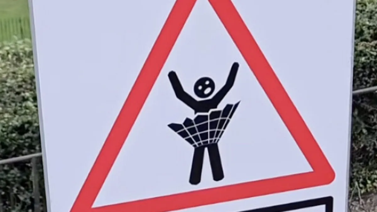 55 Unexpectedly Funny Signs People Found In The Wild (New Pics)