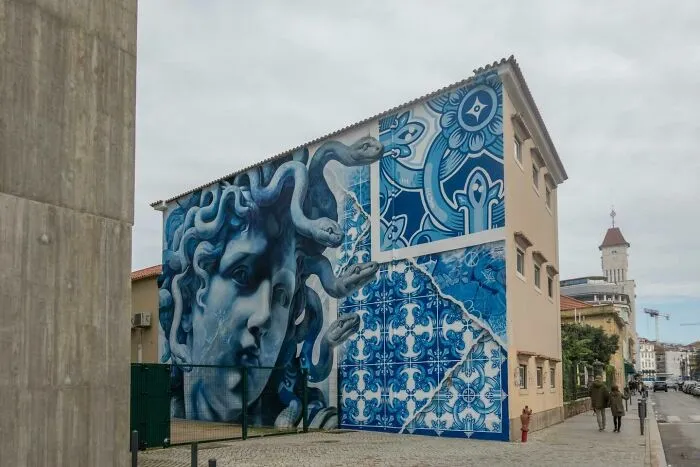 60 Striking Street Art Photos That Might Redefine What You Think Graffiti Can Be