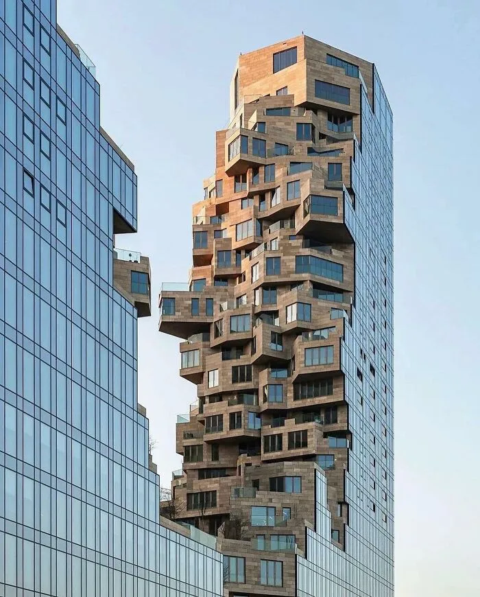 30 Photos That Seem Like A Glitch In The Universe But Some Are Actually Brilliantly Staged