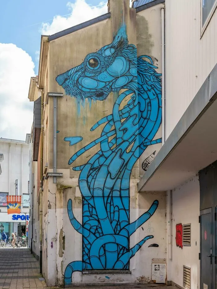 60 Striking Street Art Photos That Might Redefine What You Think Graffiti Can Be