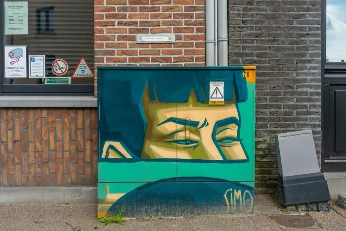 60 Striking Street Art Photos That Might Redefine What You Think Graffiti Can Be