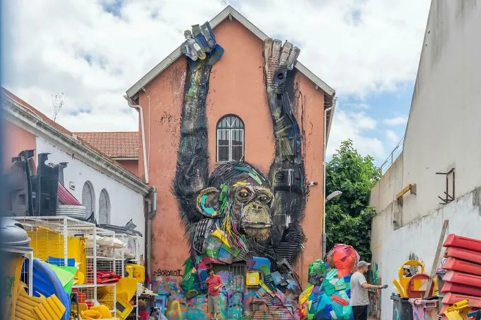 60 Striking Street Art Photos That Might Redefine What You Think Graffiti Can Be