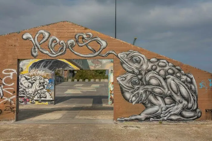 60 Striking Street Art Photos That Might Redefine What You Think Graffiti Can Be