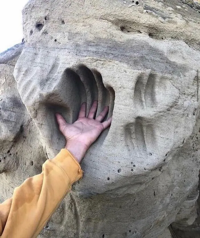30 Photos That Seem Like A Glitch In The Universe But Some Are Actually Brilliantly Staged