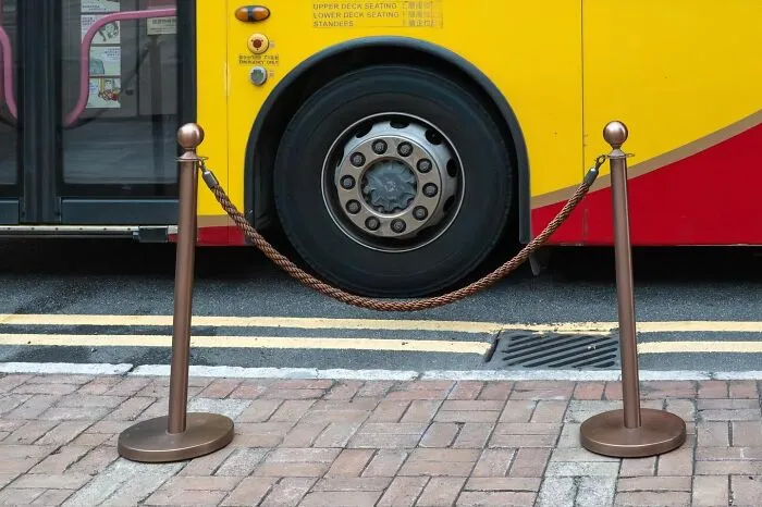 30 New And Unbelievable Street Coincidences Caught On Camera By Edas Wong