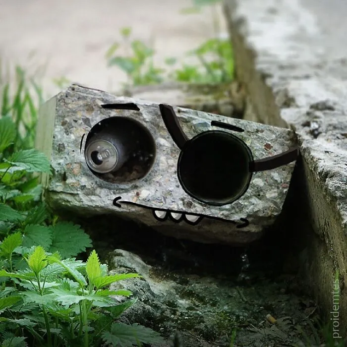 These Real-World Photos Get Tiny Doodles, And Everything Suddenly Looks Alive (77 Pics)