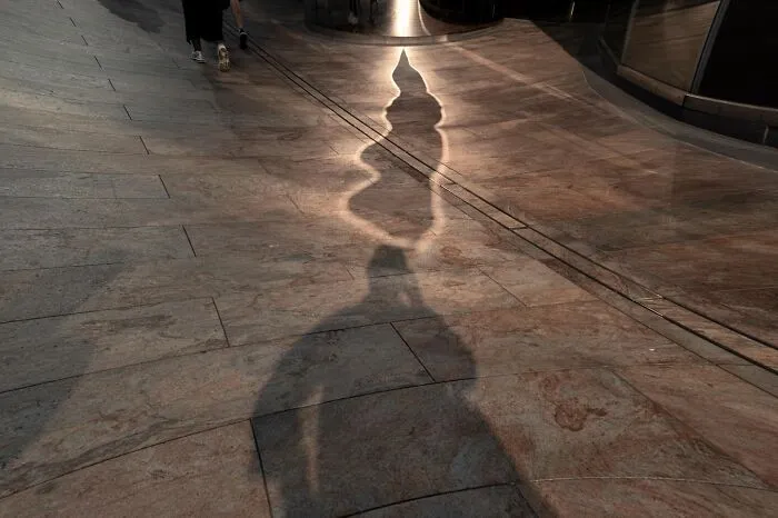 30 New And Unbelievable Street Coincidences Caught On Camera By Edas Wong