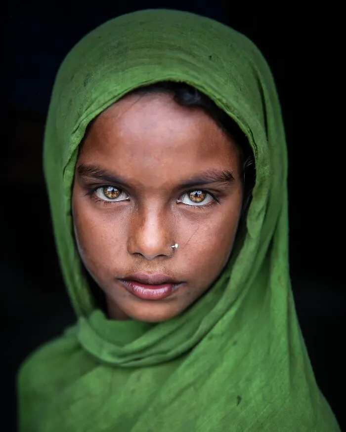 21 Powerful Portraits By Mou Ayesha Showcasing Rare Light Eyes In Bangladesh