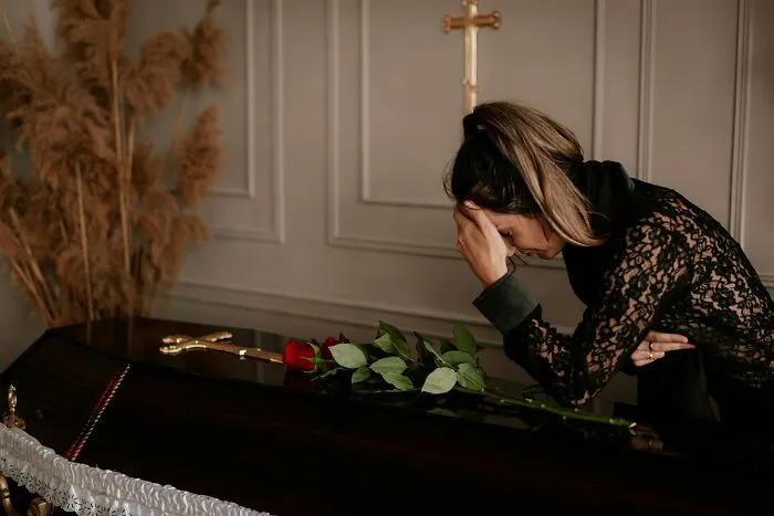 People Who Work With The Dead Shared The Most Traumatizing Things They Saw And Heard