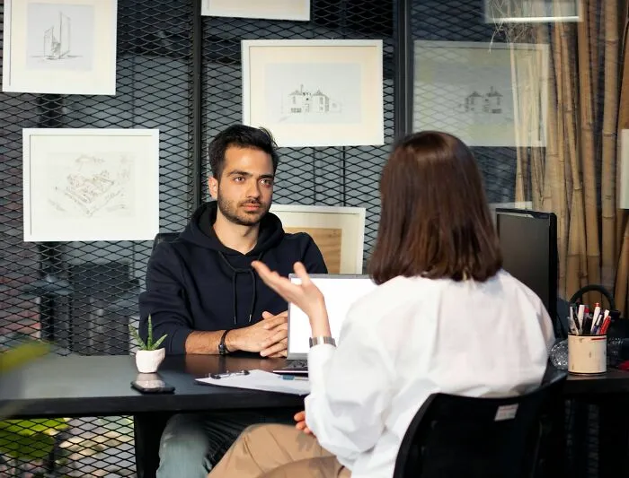 40 Workplace Experiences That Made Employees Walk Away