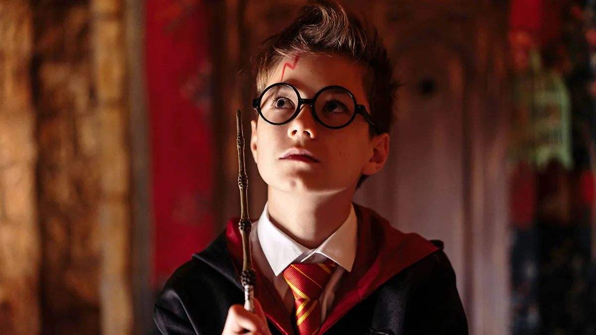 Lady Thinks It's OK To Name Son Harry Potter As Tribute To Late Dad, Folks Give Reality Check 