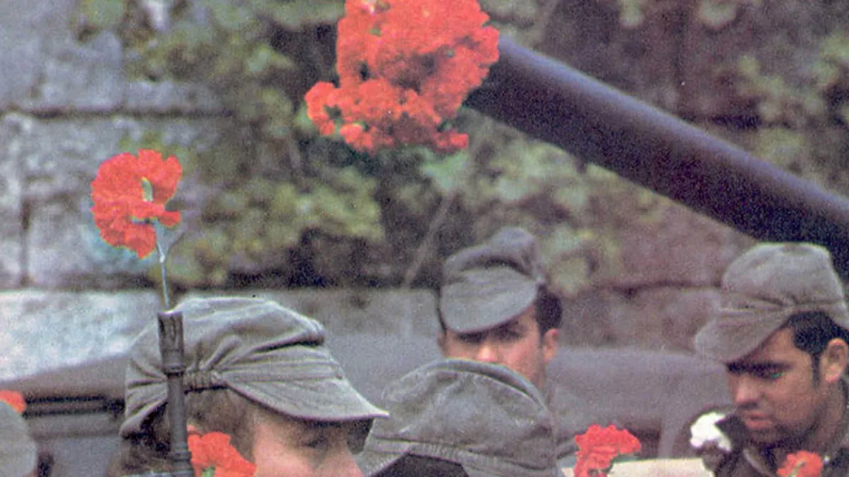 29 People Share Notorious Photos That Changed The Future Of Their Country