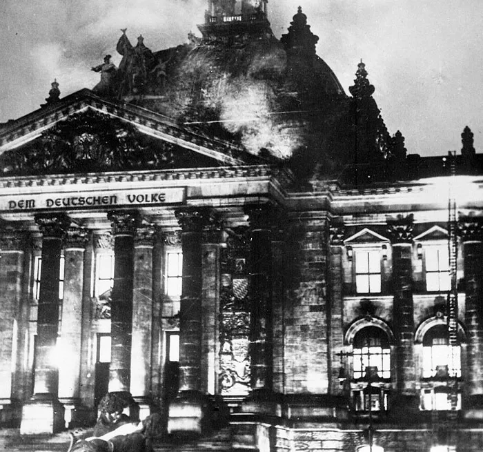29 People Share Notorious Photos That Changed The Future Of Their Country
