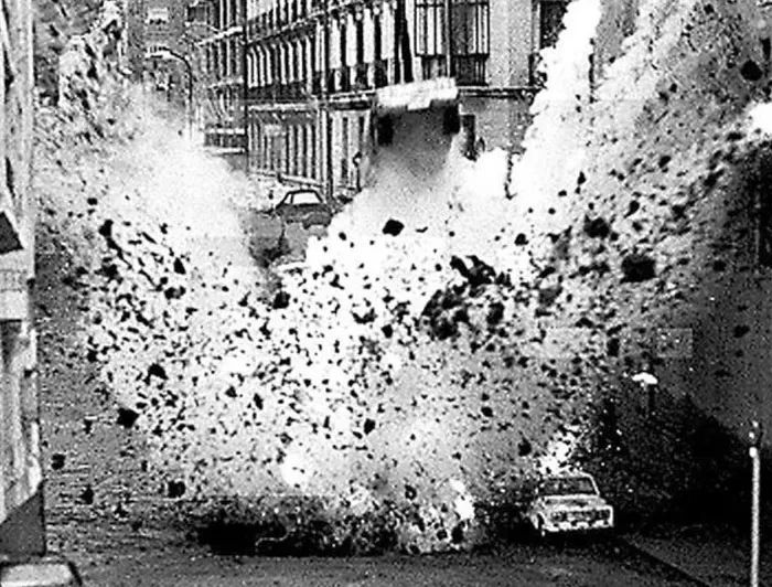 29 People Share Notorious Photos That Changed The Future Of Their Country